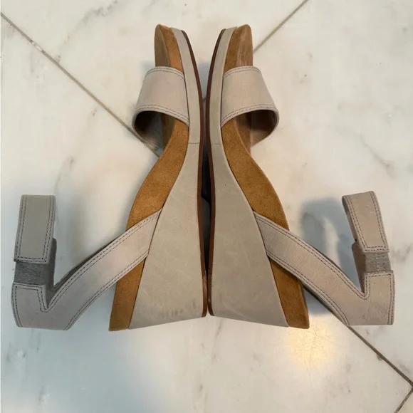 Lucky Brand Konoa Women’s 6.5 Light khaki stone leather ankle strap wedge sandal - Picture 5 of 10